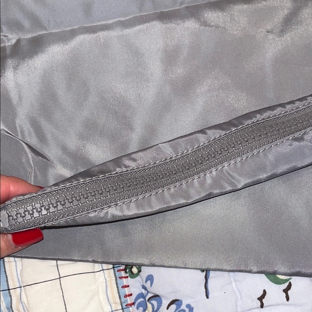 Dagne Dover Zip Shut w/ side grommet Charcoal Grey Dust /Storage Bag OS - Picture 4 of 9